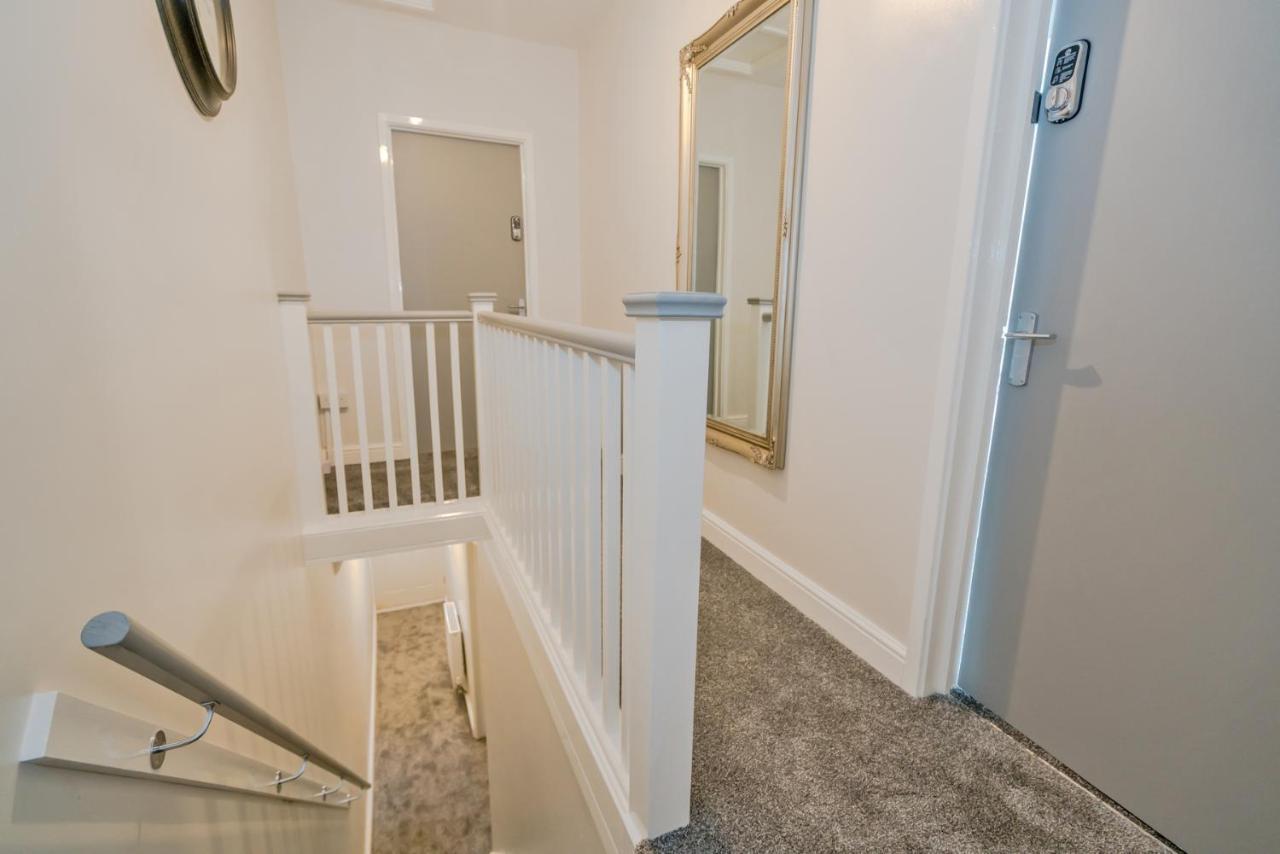 Newhall Lodge Cannock Esterno foto